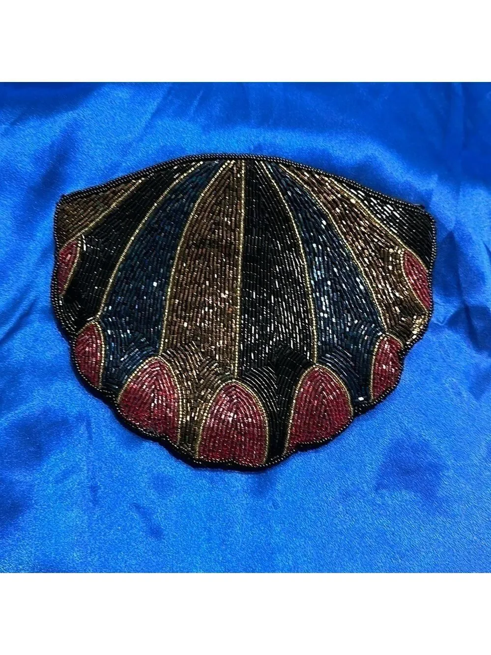 Beaded Scalloped Edged Clam shell Vintage Clutch Evening Bag with Satin lining